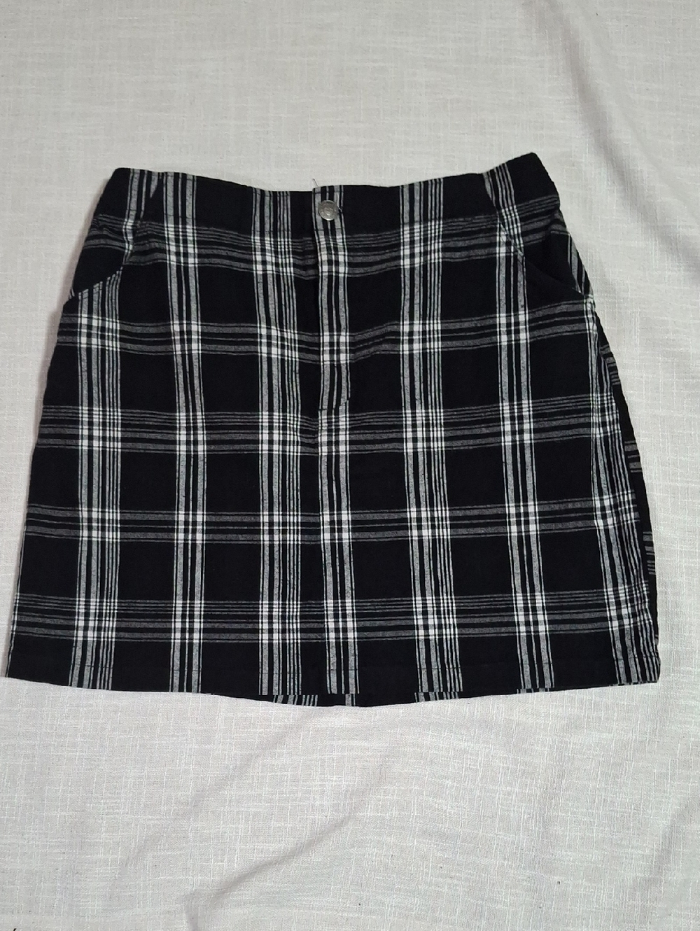 Hollister Black and White Plaid Mini Skirt Size L